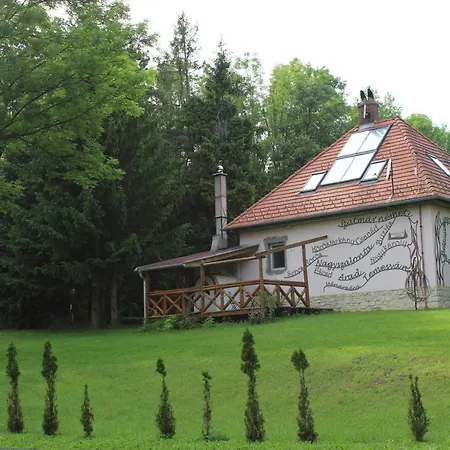 Nagy-magyarorszag Park Bed & Breakfast *