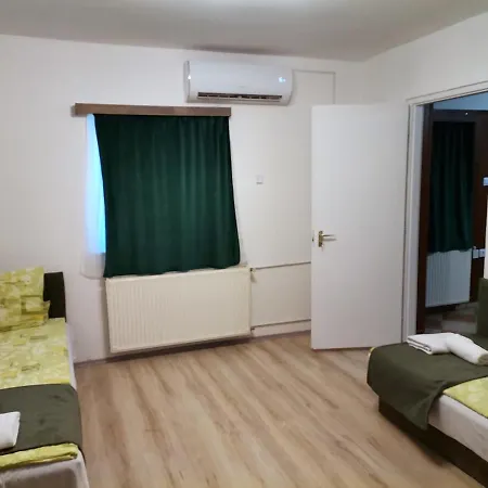 Nagy-magyarorszag Park Bed & Breakfast *