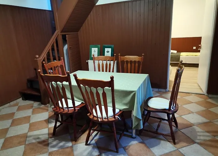 Nagy-magyarorszag Park * Isztimér